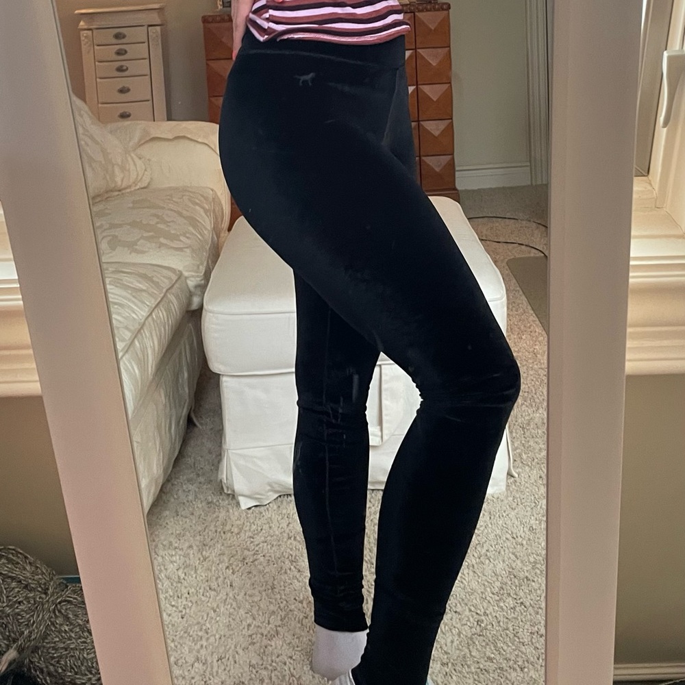 Velvet mid rise leggings!